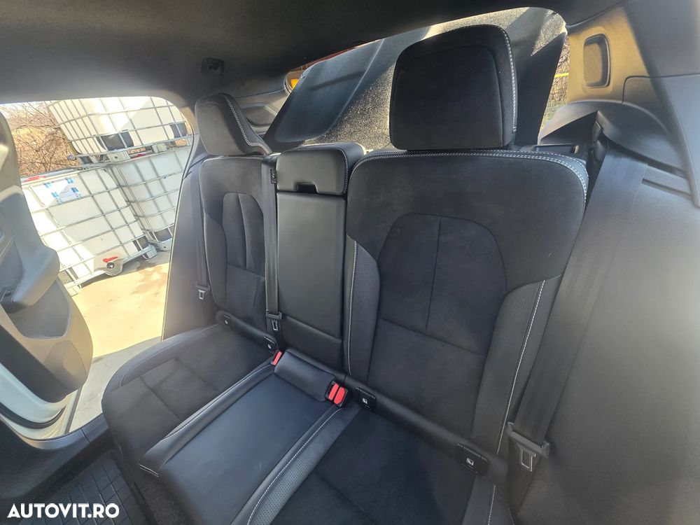 Volvo XC 40 B4 AT8 AWD Mild Hybrid Inscription - 12