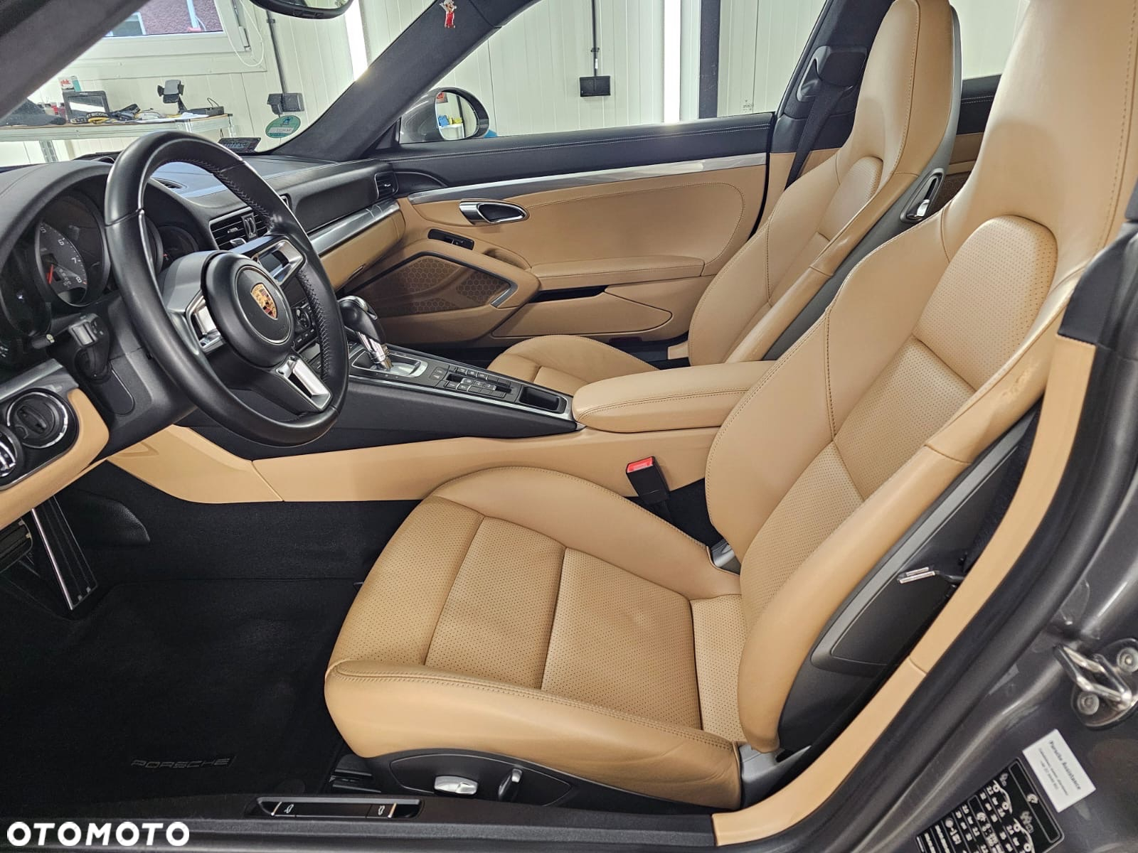 Porsche 911 Carrera S PDK - 16