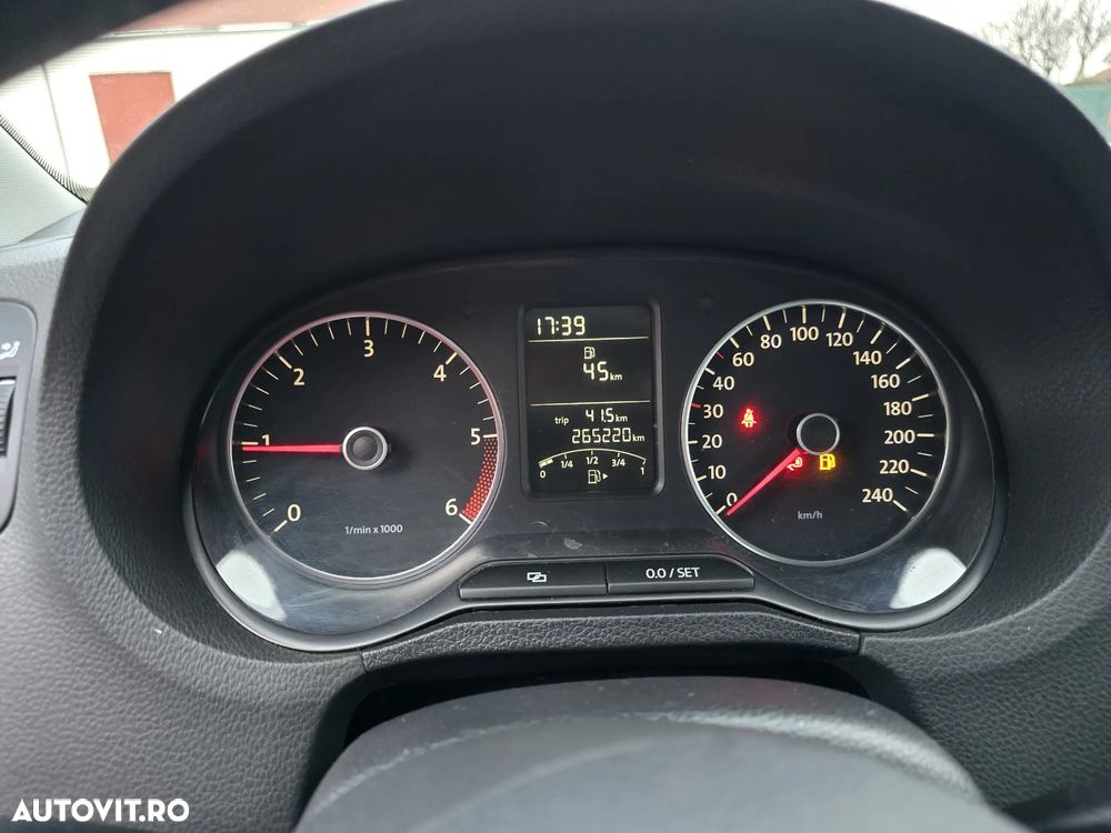 Volkswagen Polo 1.6 TDI DPF Highline BlueMotion Technology - 9