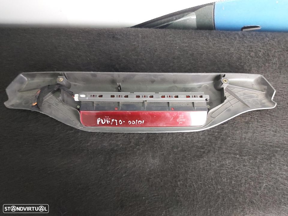 Terceiro Stop Fiat Punto 188 - 3
