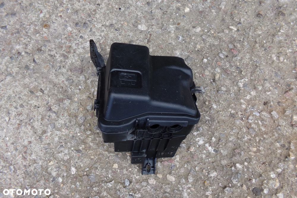 Skrzynka bezpieczników 9657287080 Citroen Peugeot