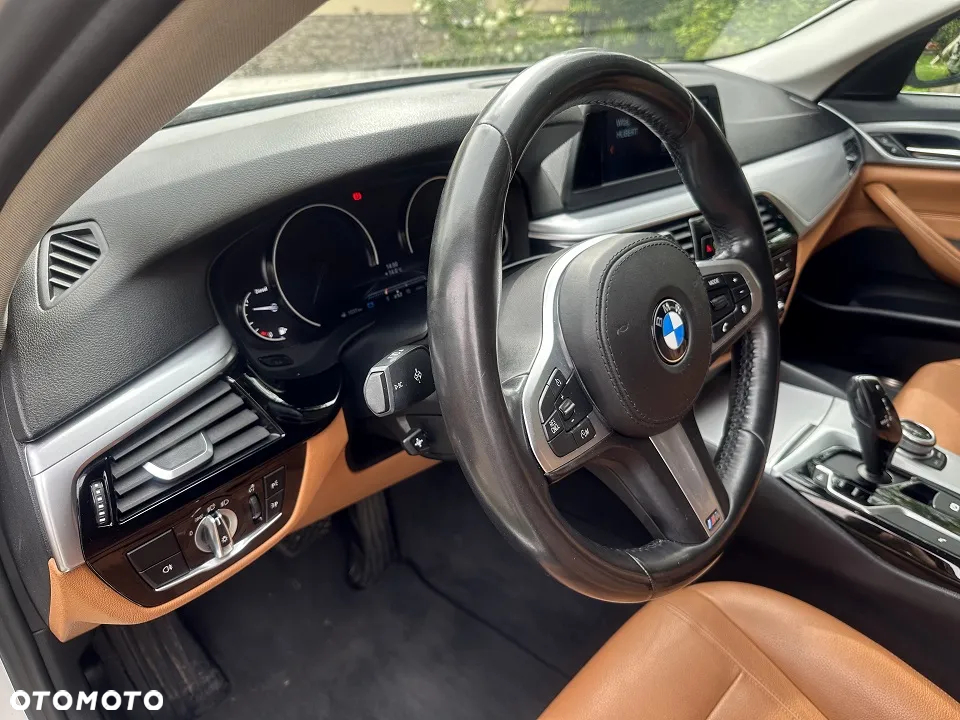 BMW Seria 5 520d Sport - 9