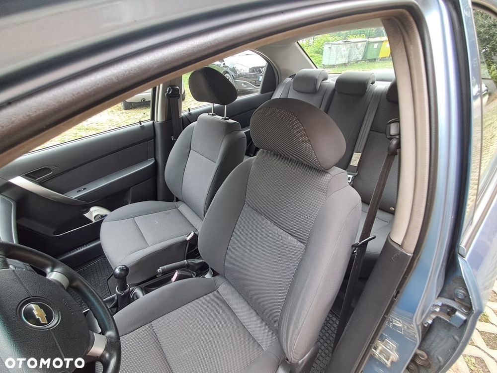 Chevrolet Aveo - 10