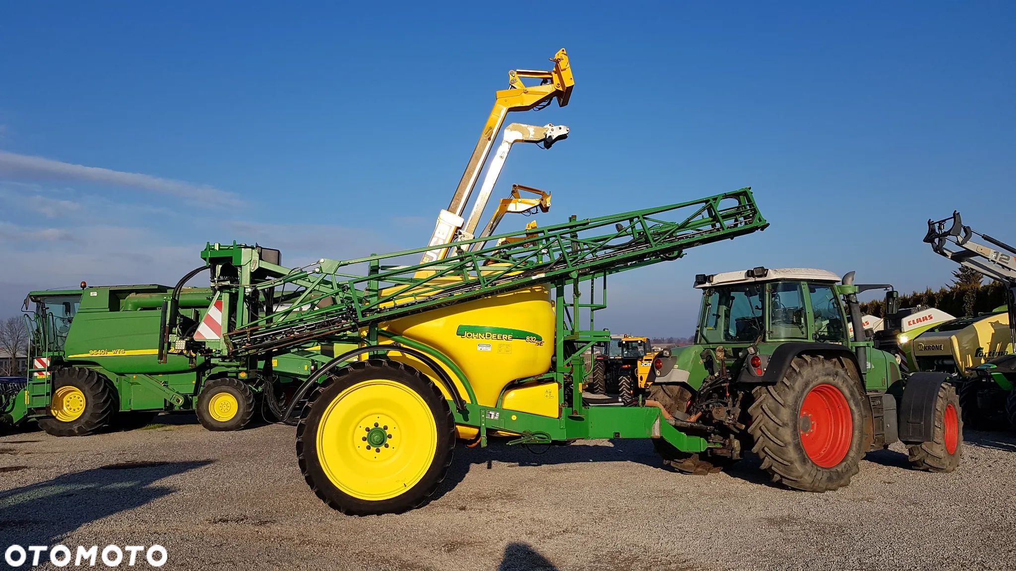 John Deere 832 - 1