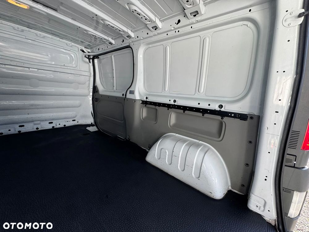 Opel VIVARO LONG KLIMATRYZACJA - 26