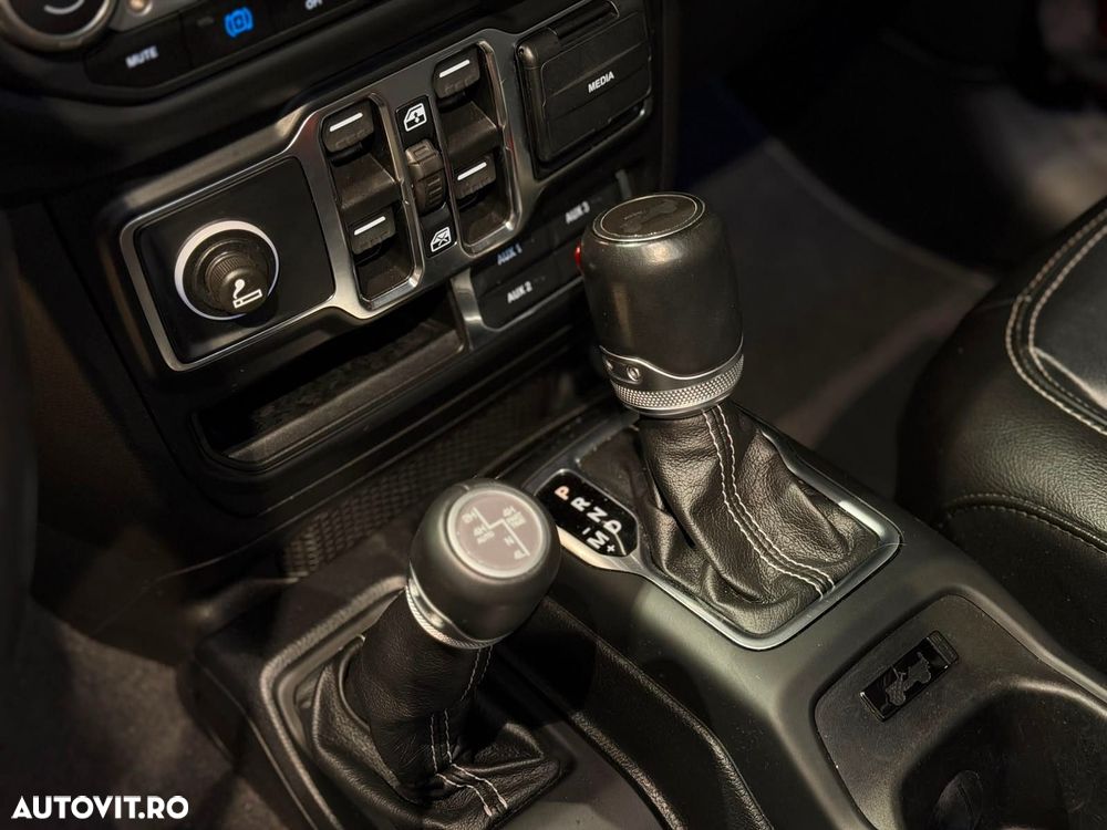 Jeep Wrangler - 36