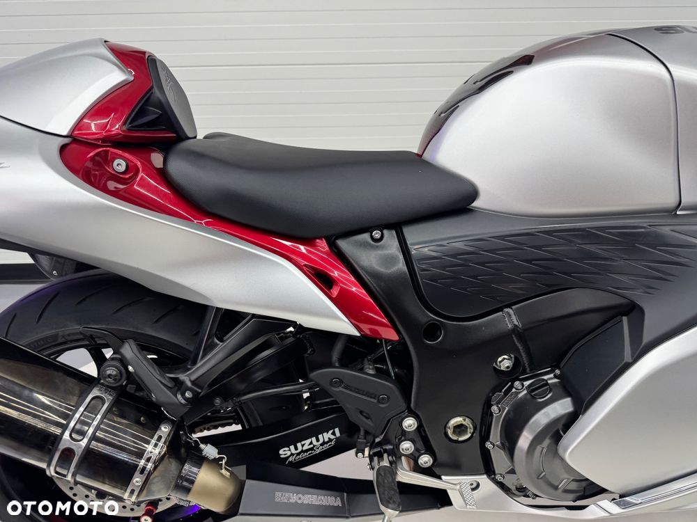 Suzuki GSX - 17