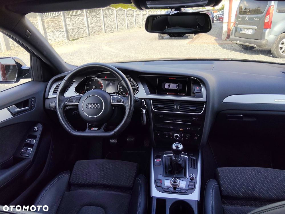 Audi A4 Avant 2.0 TDI DPF quattro S line Sportpaket - 32