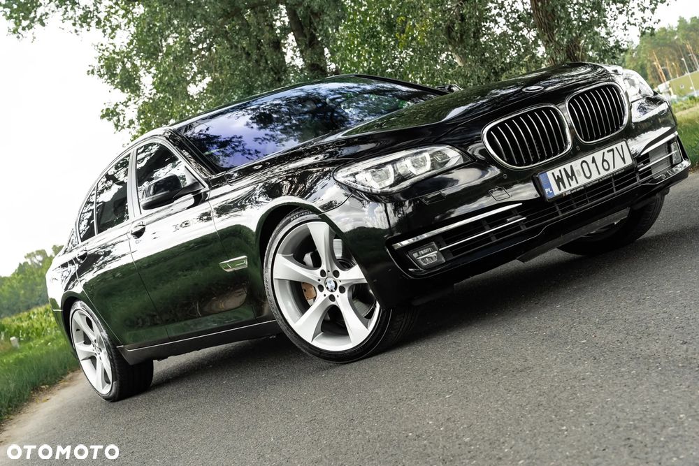 BMW Seria 7 750i xDrive - 3