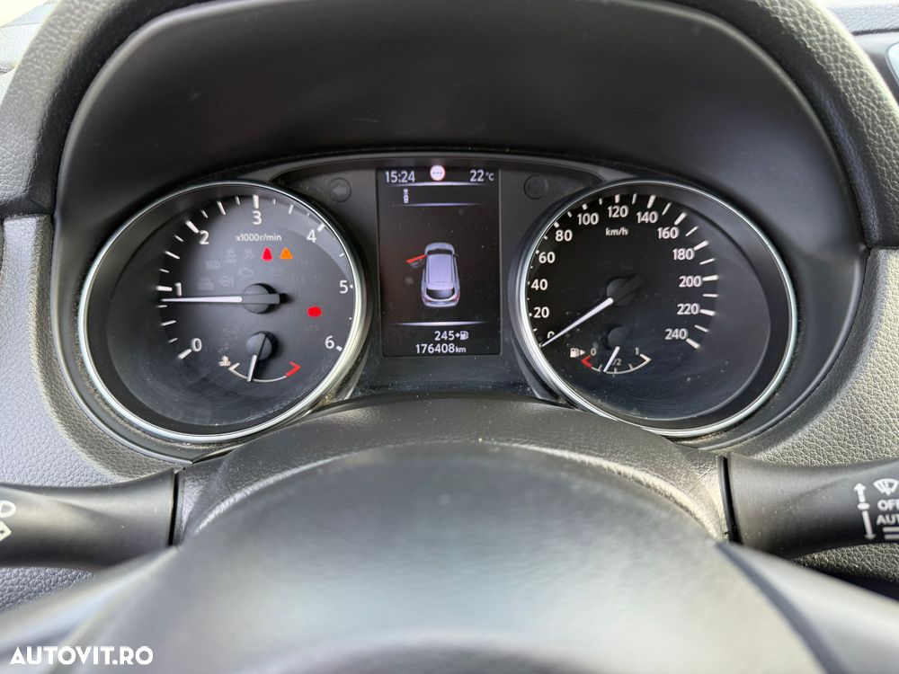 Nissan Qashqai 1.5 DCI Start/Stop N-Connecta - 16