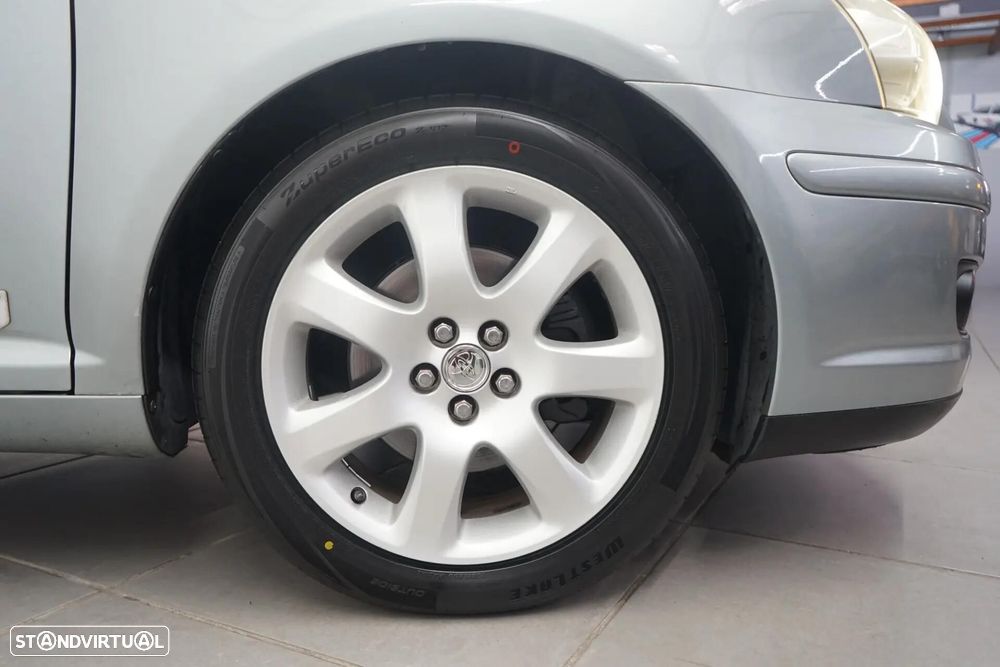 Toyota Avensis SW 2.0 D-4D Exclusive - 5