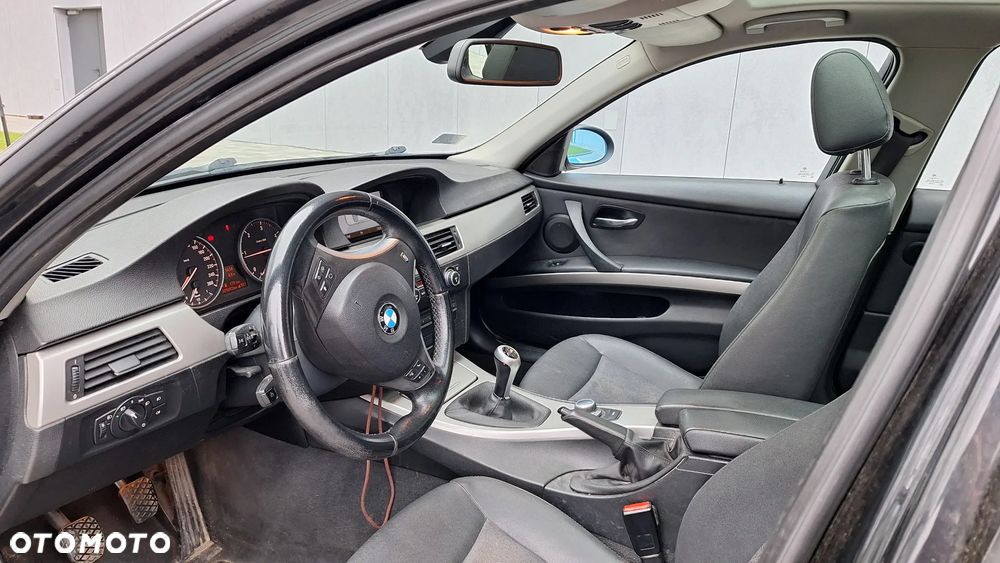 BMW Seria 3 318d - 8