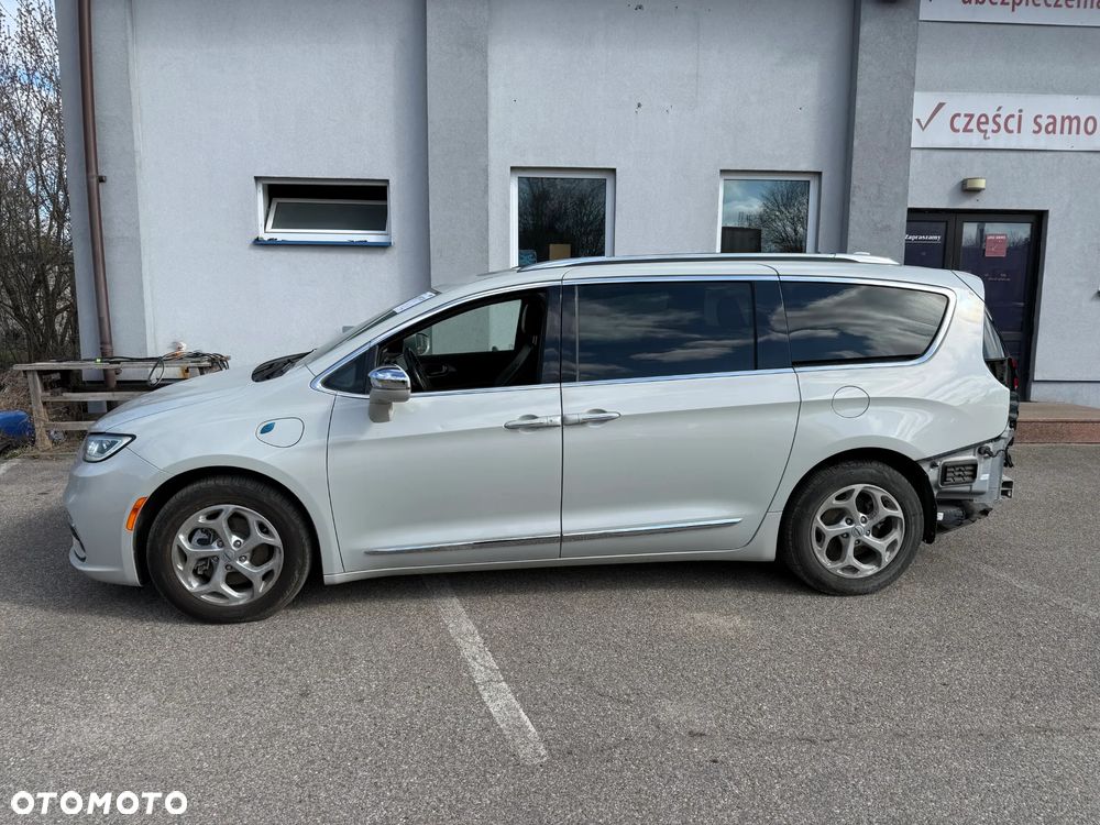 Chrysler Pacifica - 4