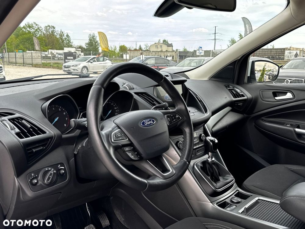 Ford Kuga - 10