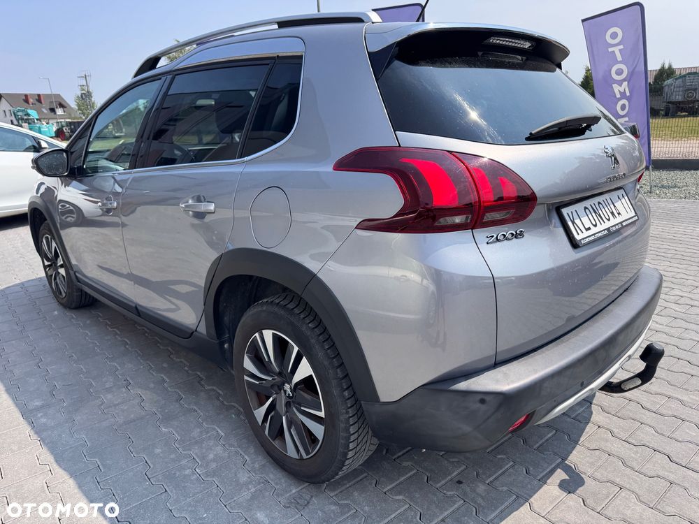Peugeot 2008 1.2 Pure Tech Allure S&S - 8