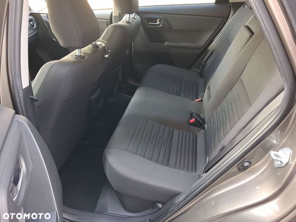 Toyota Auris - 14