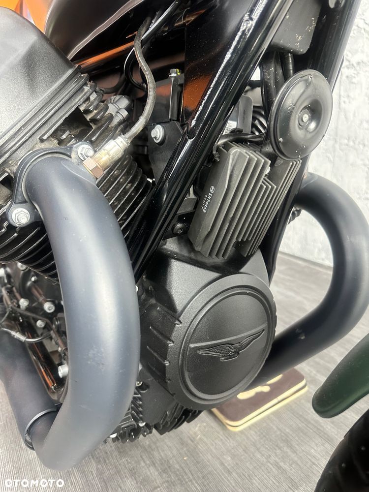 Moto Guzzi V9 - 8