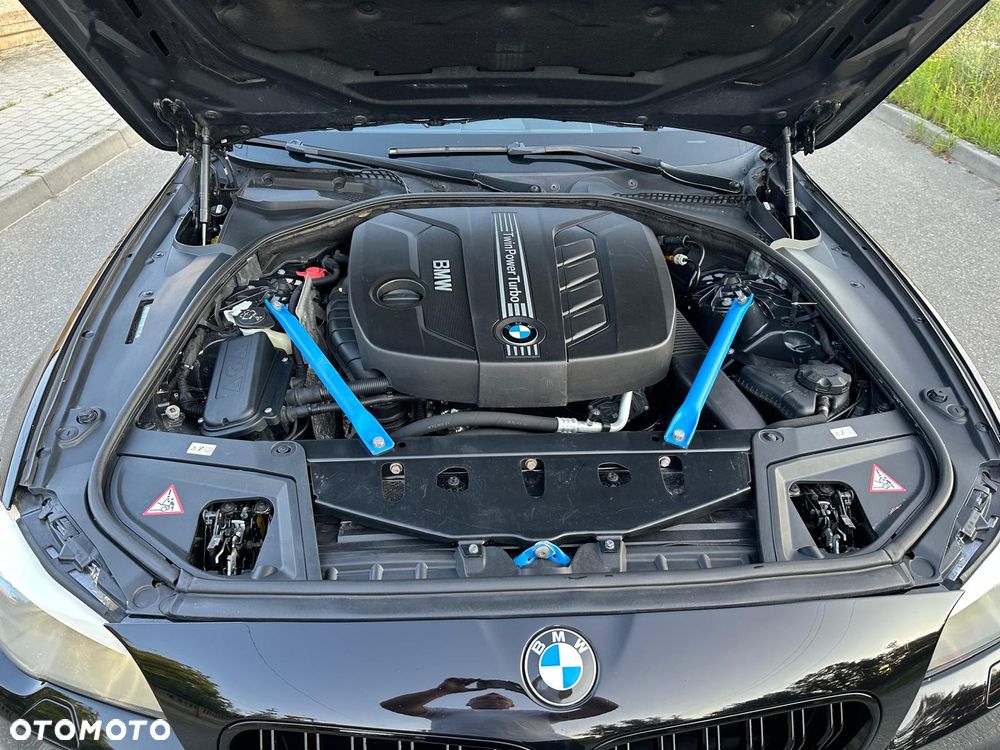 BMW Seria 5 525d xDrive Sport-Aut - 12
