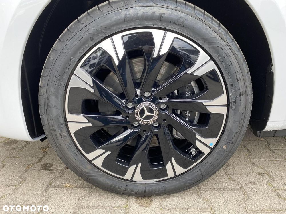 Mercedes-Benz Klasa V - 21