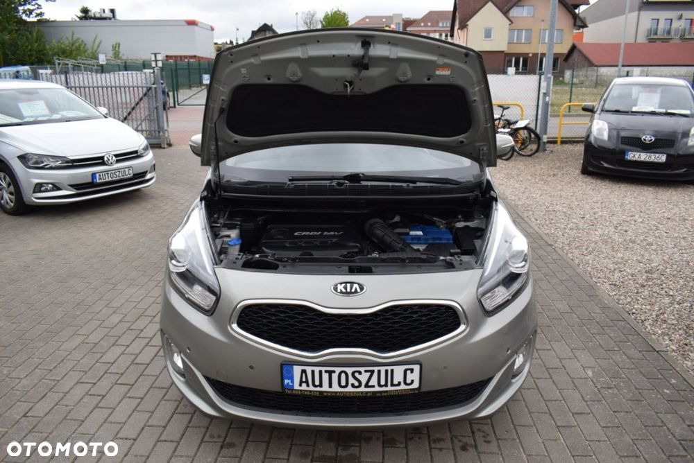 Kia Carens - 14