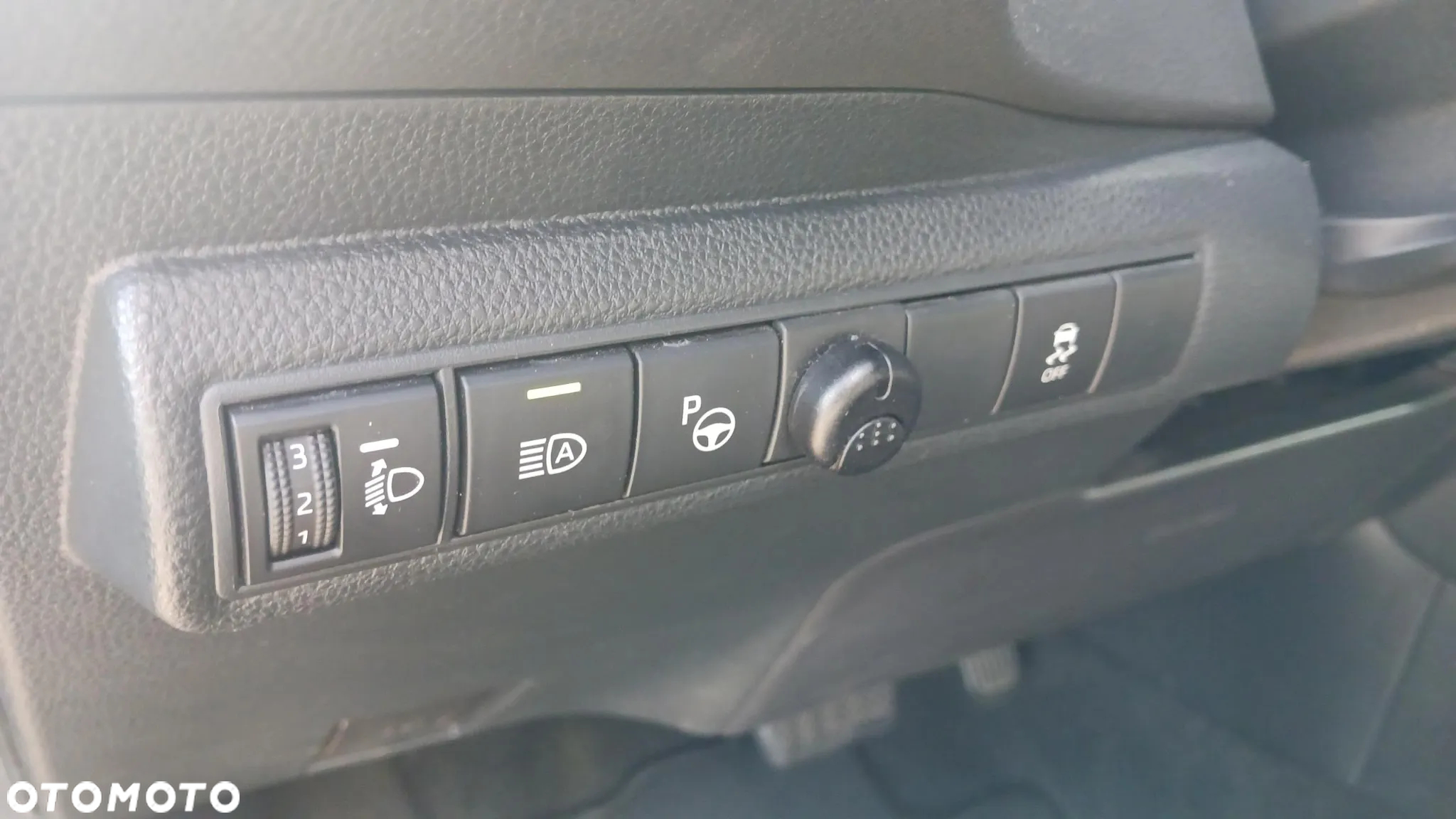 Toyota Corolla 1.8 Hybrid Comfort - 13