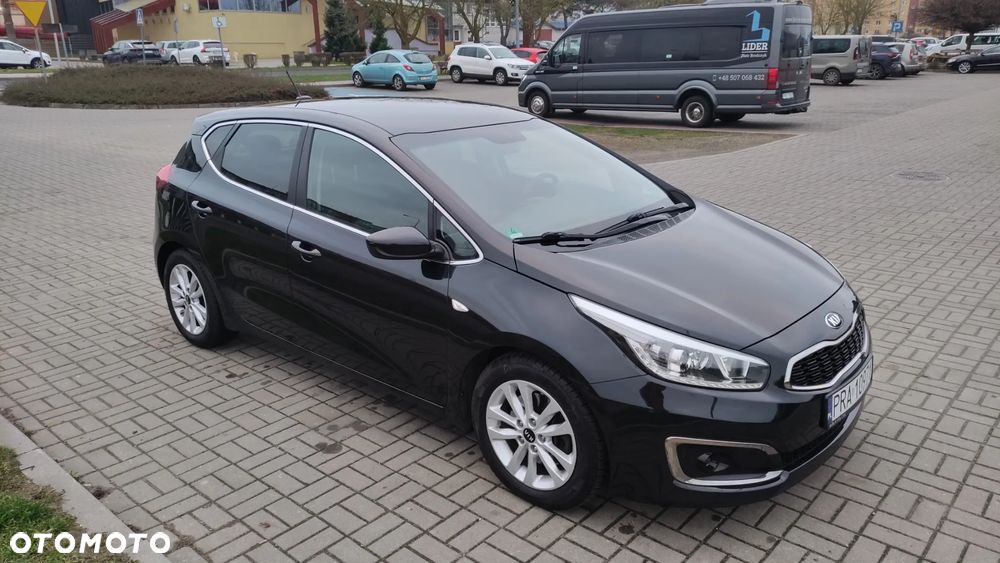 Kia Ceed 1.6 CRDi 136 ISG Vision - 4