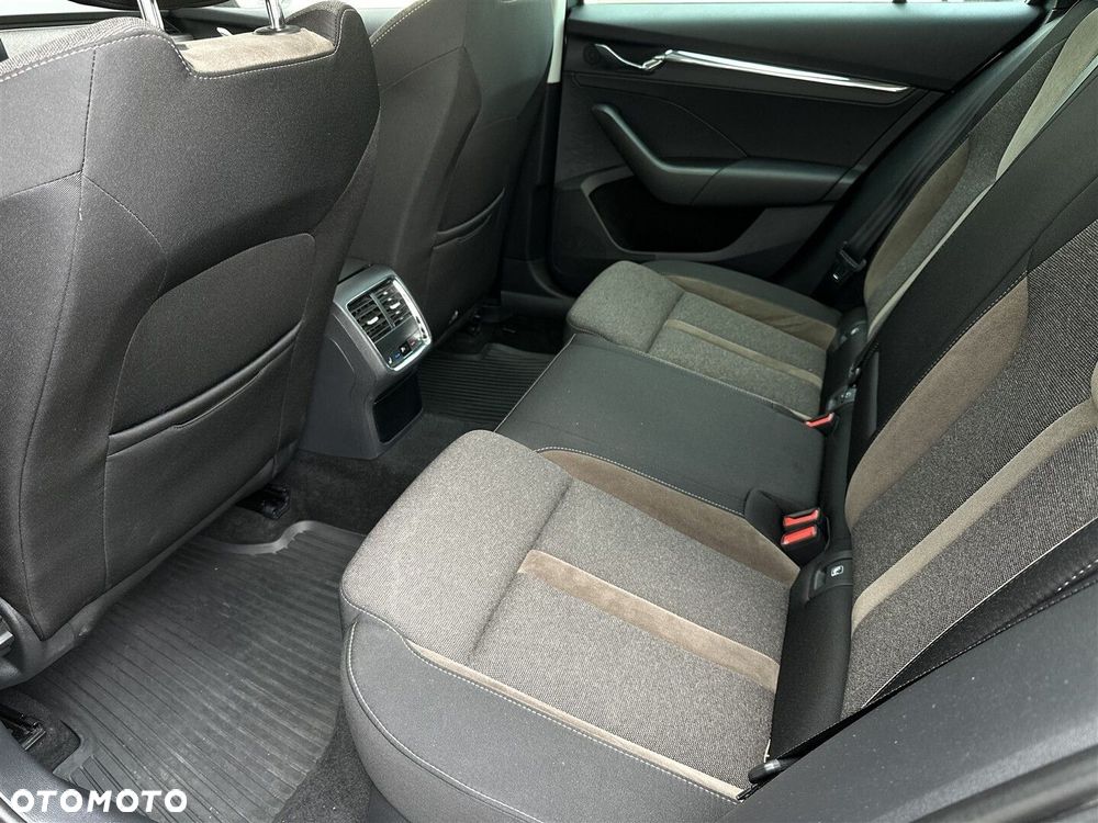 Skoda Octavia 2.0 TDI 4x4 Scout DSG - 12