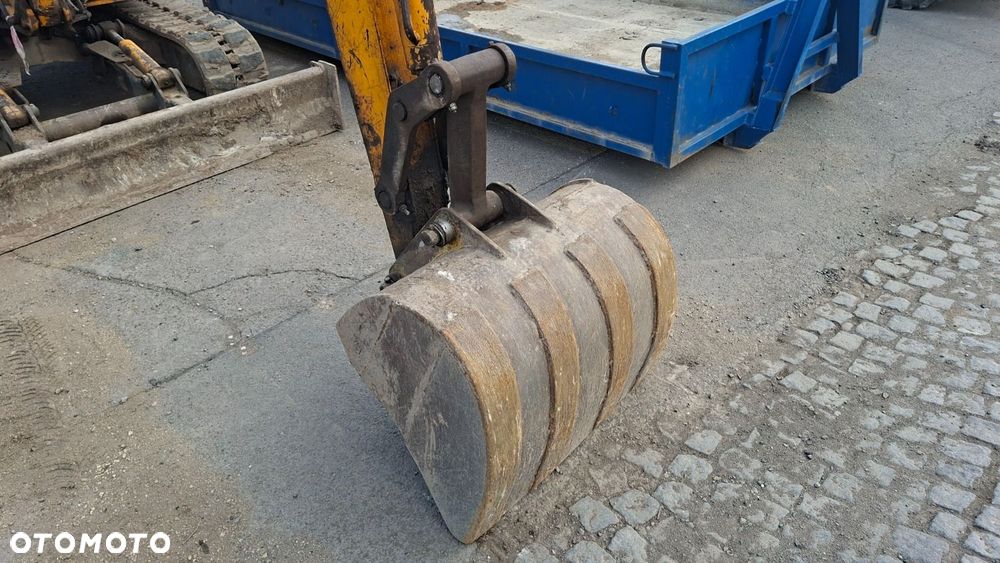 JCB 8052 - 30