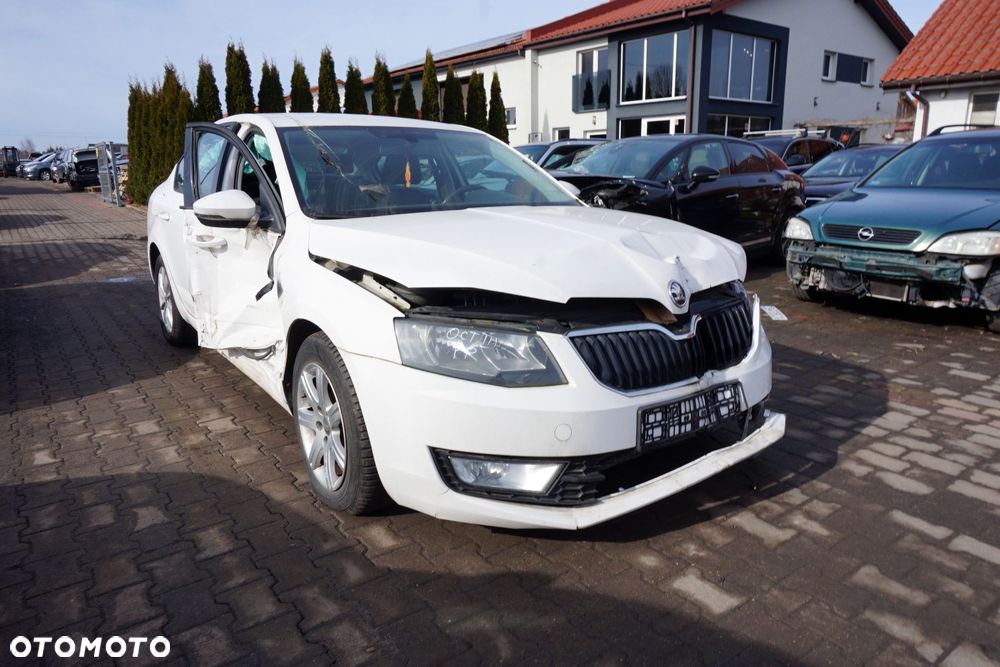 SKODA OCTAVIA III 5E3 LB LIFTBACK 2014 LF9E 1.6 TDI CLHA 105KM MWX BIAŁY na części - 7