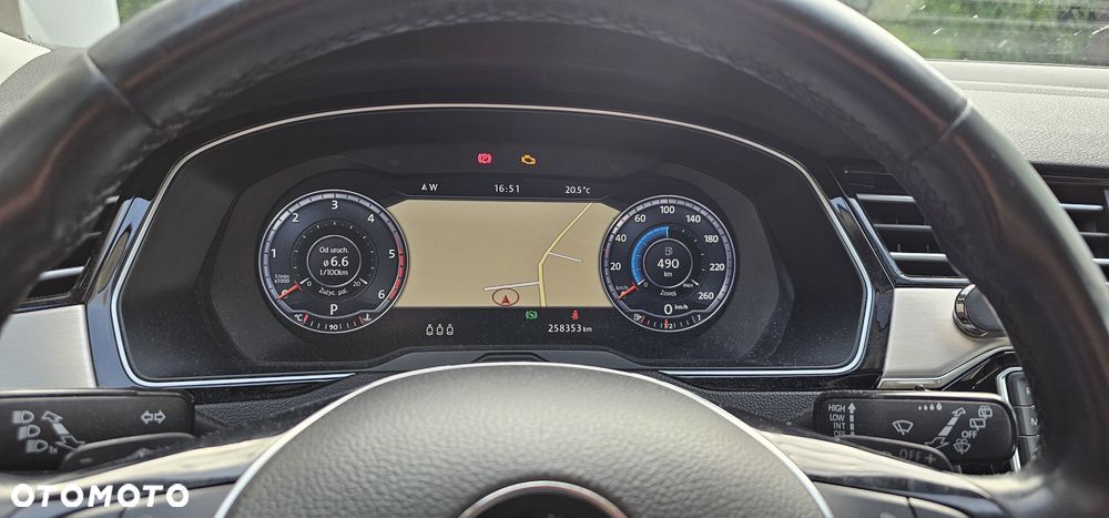 Volkswagen Passat 1.6 TDI SCR DSG Comfortline - 11
