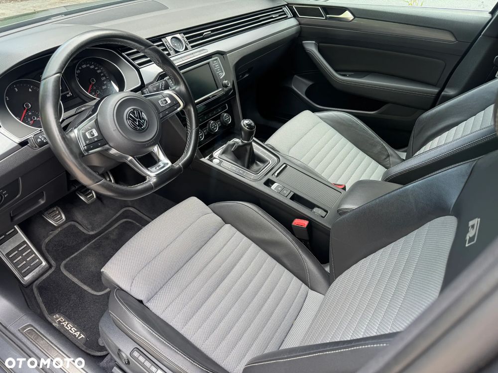 Volkswagen Passat Variant 2.0 TDI SCR (BlueMotion Technology) Highline - 16