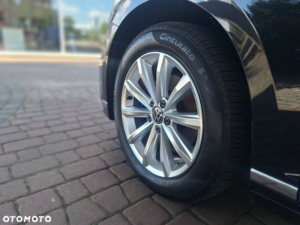 Volkswagen Passat - 12