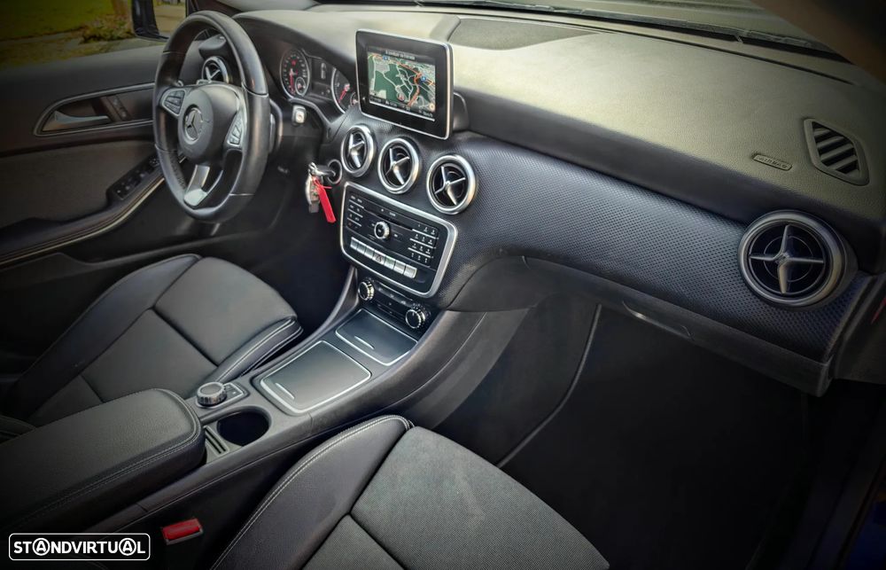 Mercedes-Benz A 180 d 7G-DCT AMG Line - 9