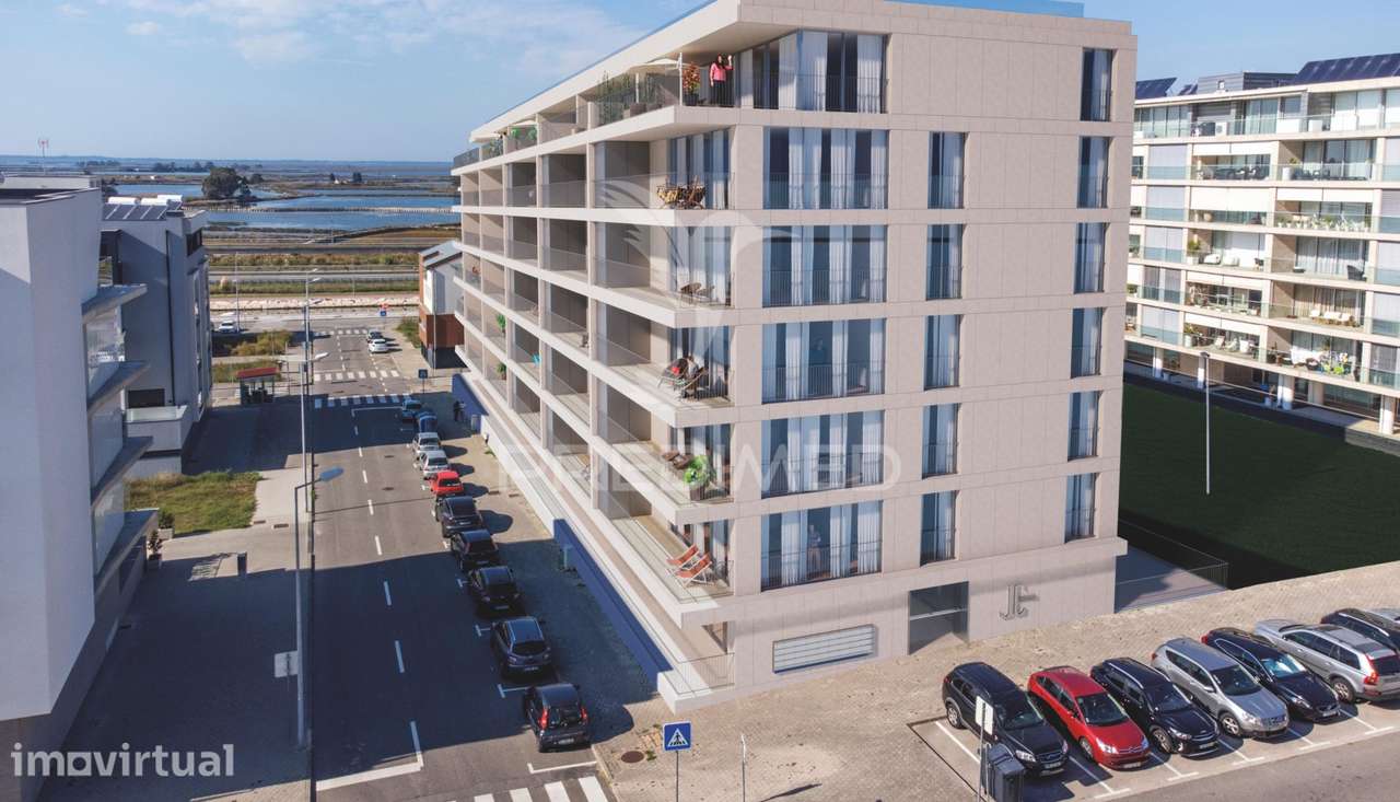 Apartamento T2 com suite, varanda e 2 garagens – Barrocas, Aveiro - Grande imagem: 3/17