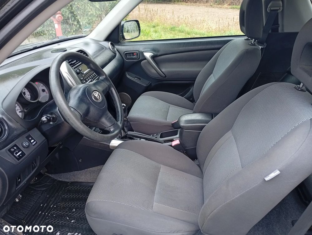 Toyota RAV4 - 10