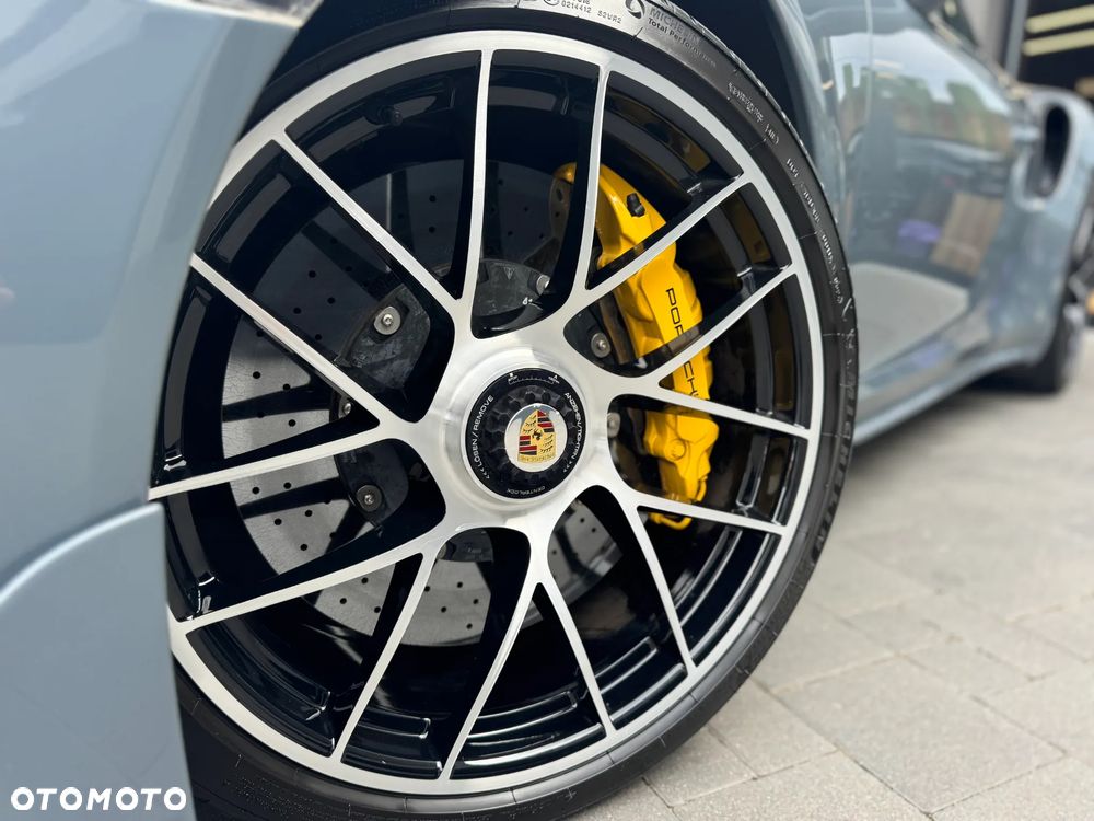 Porsche 911 Turbo S - 9