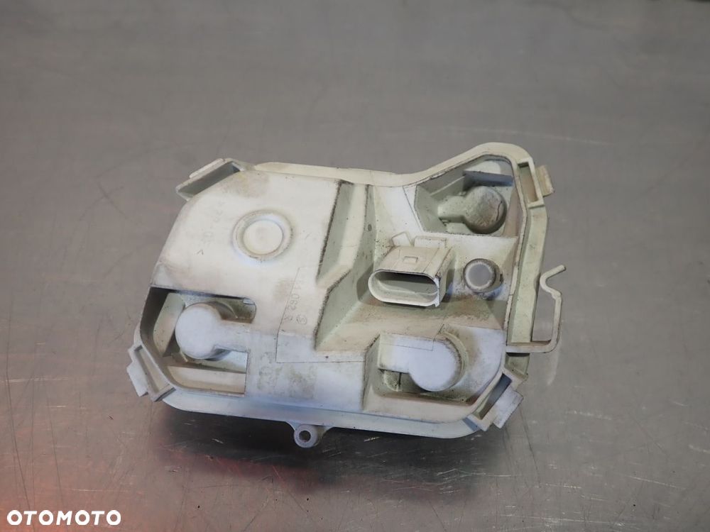 WKŁAD LAMPY PRAWY TYŁ AUDI A4 B7 - 6