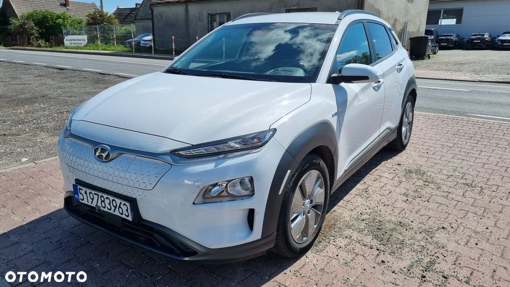 Hyundai Kona 64kWh Executive - 12