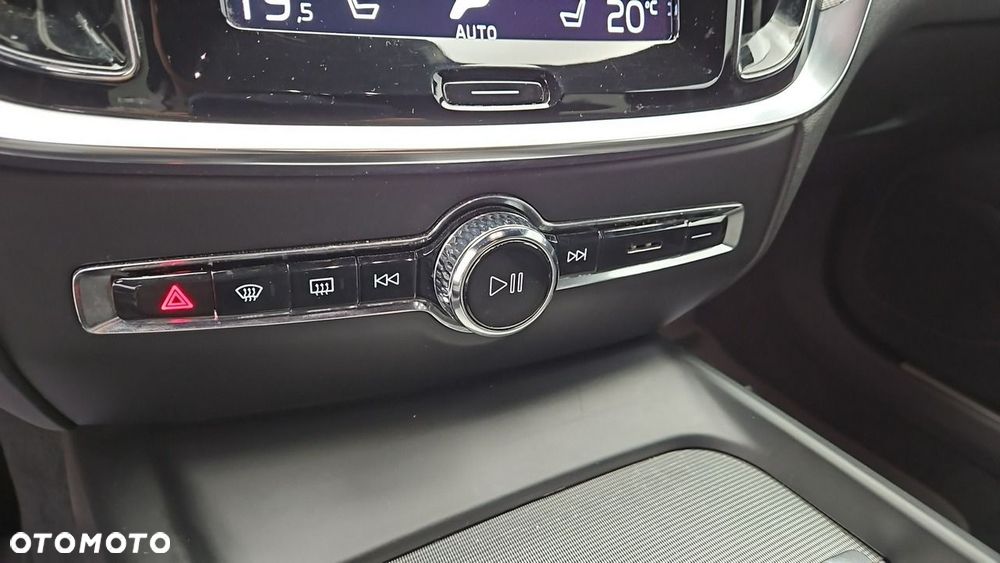 Volvo V60 B4 D Plus Dark - 19