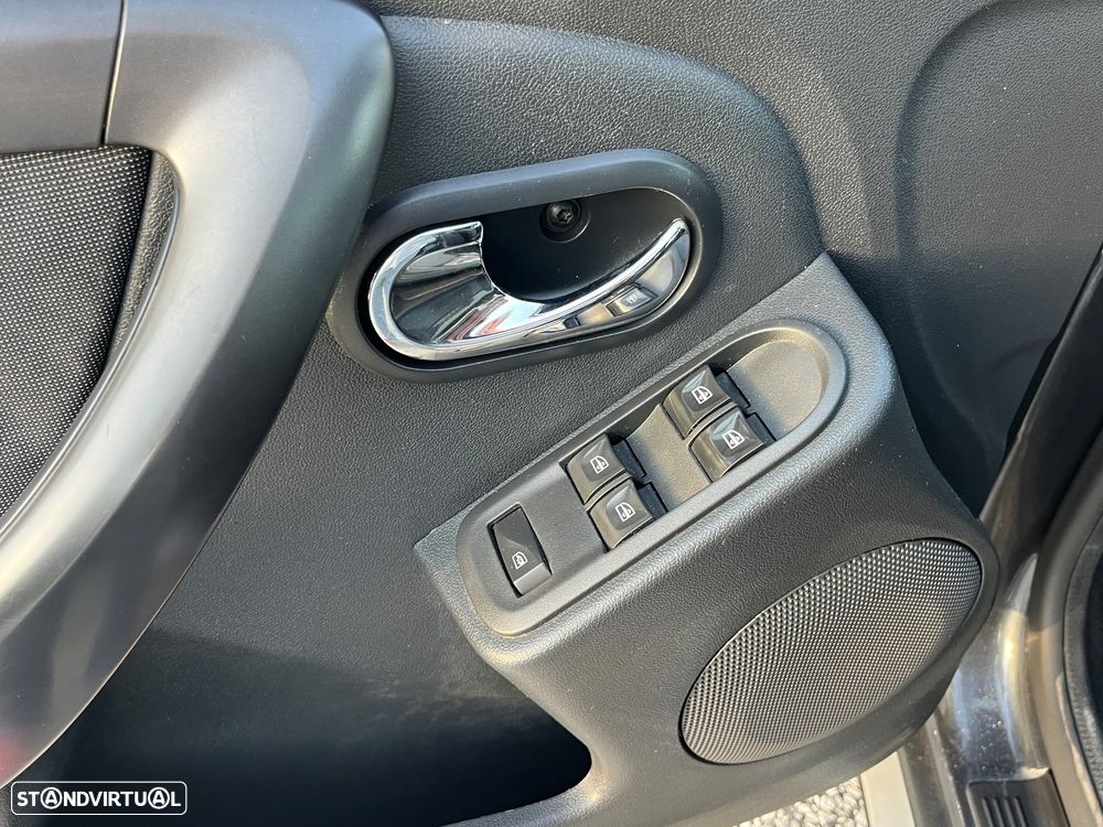 Dacia Duster 1.5 dCi Prestige - 17