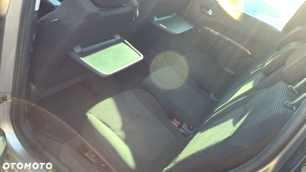 Peugeot 5008 HDI FAP 150 Platinum - 28