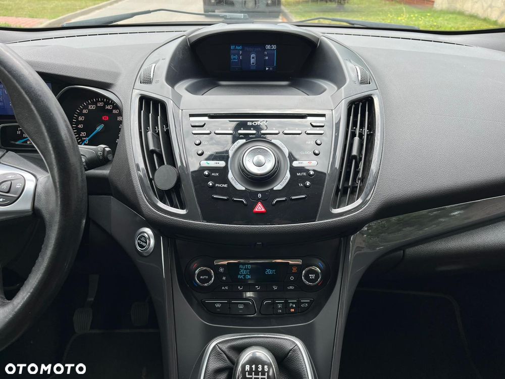 Ford Kuga 2.0 TDCi 4x4 Titanium - 26