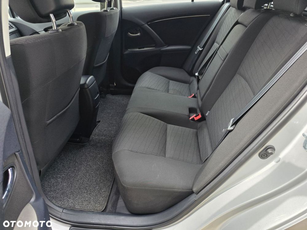 Toyota Avensis Touring Sports 1.8 Business Edition - 8