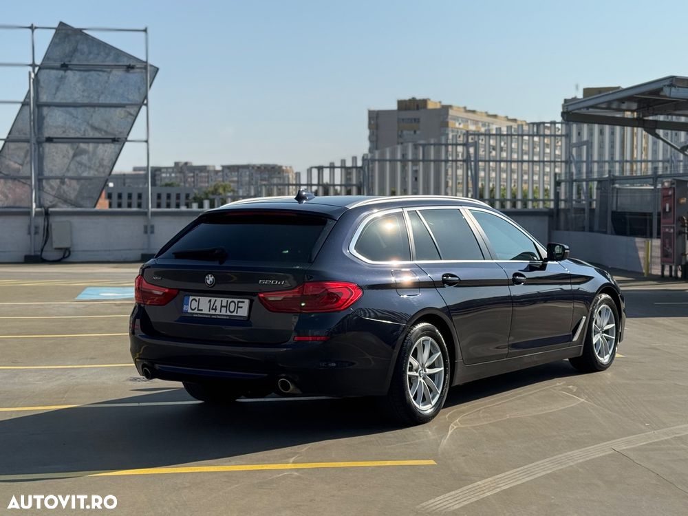 BMW Seria 5 520d xDrive AT - 11