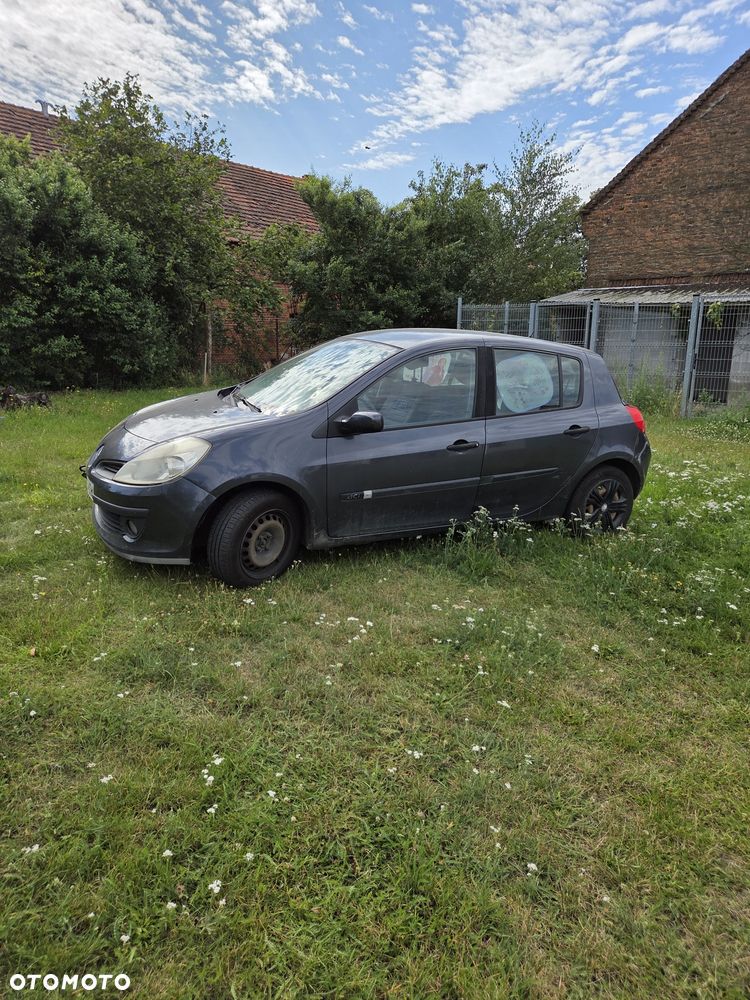 Renault Clio - 1