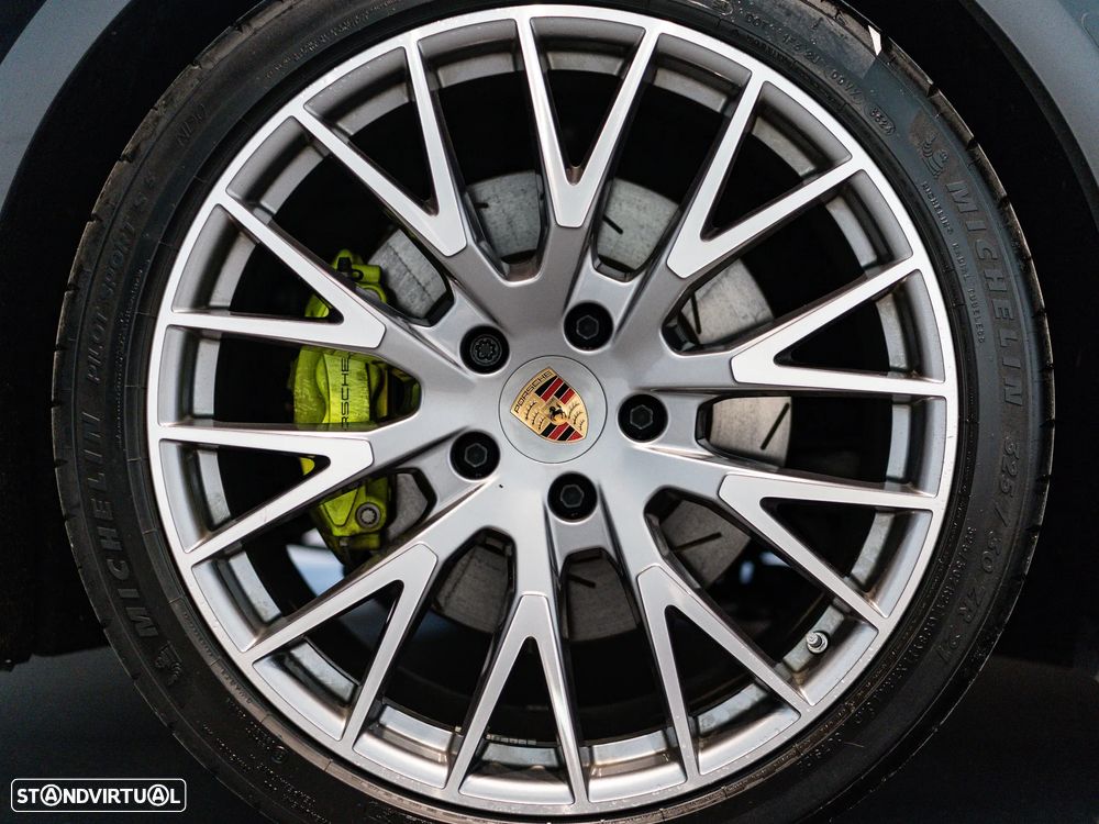 Porsche Panamera 4 E-Hybrid - 20