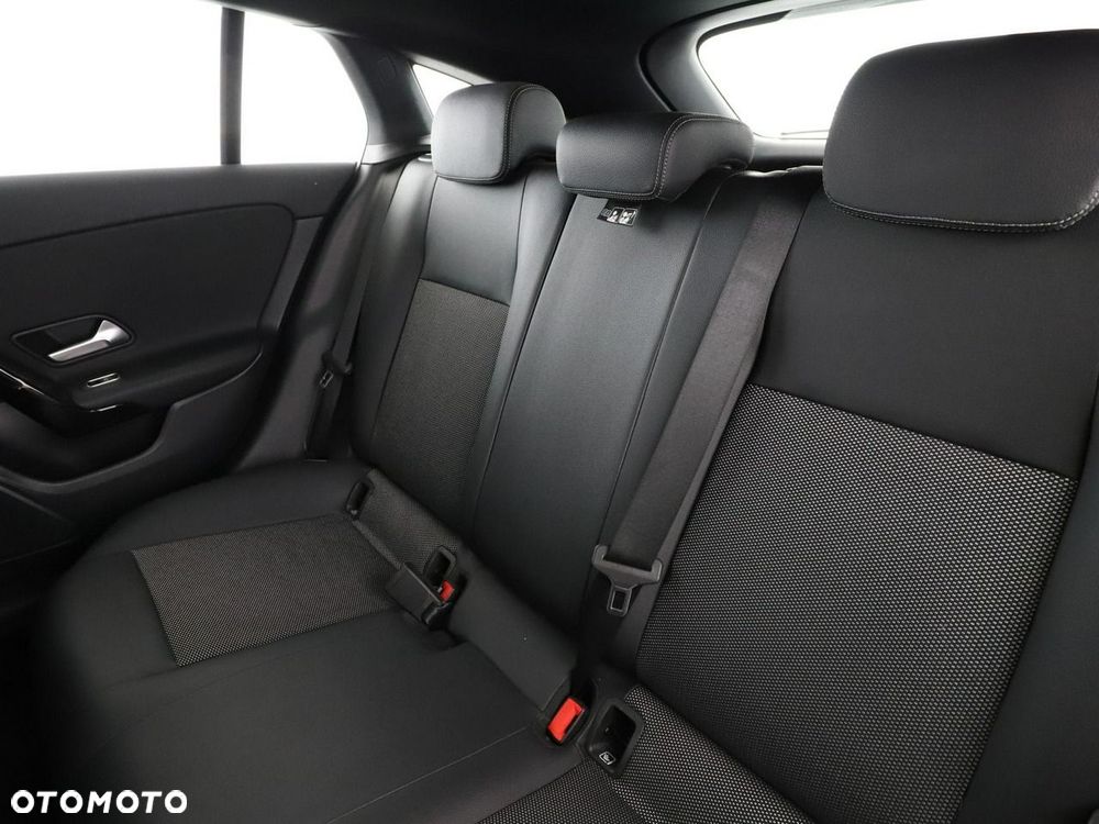 Mercedes-Benz CLA 180 d 7G-DCT - 18