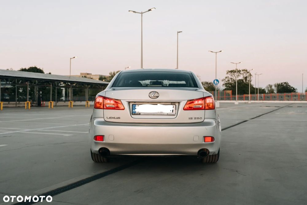 Lexus IS 250 Elegance - 16