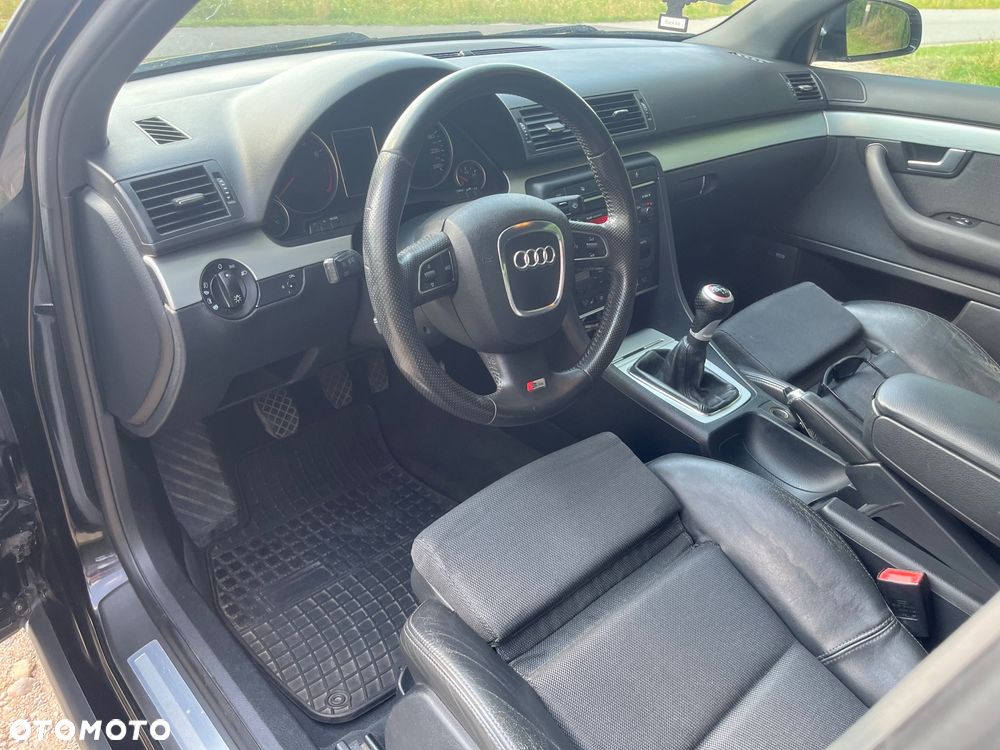 Audi A4 Limousine - 21