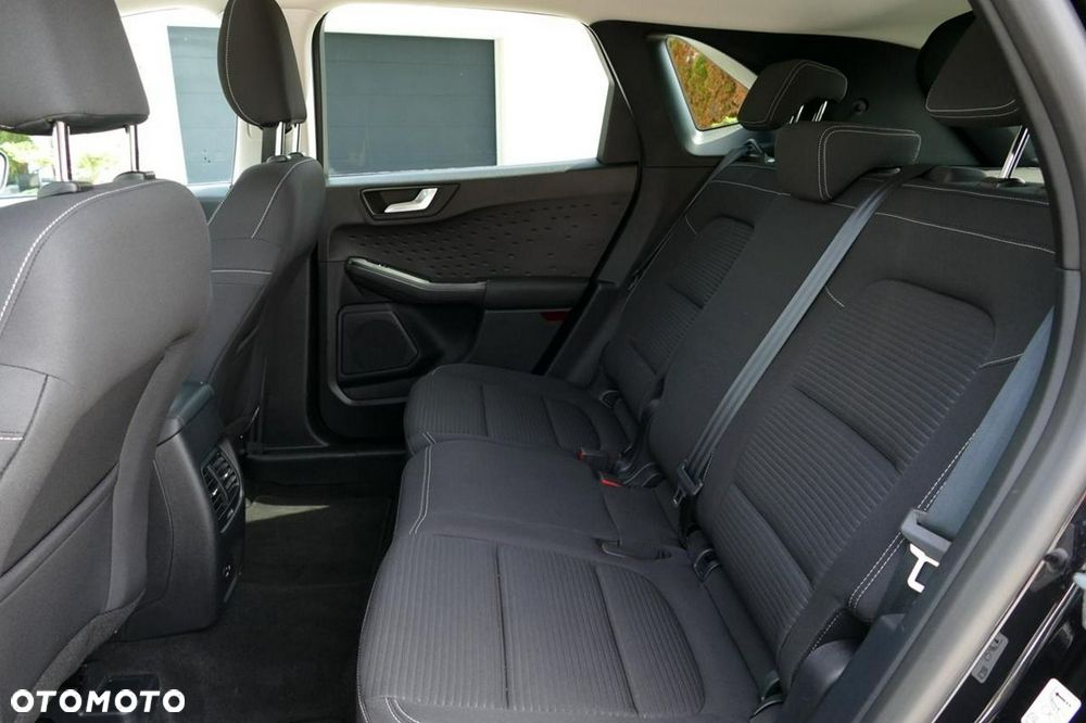 Ford Kuga - 32